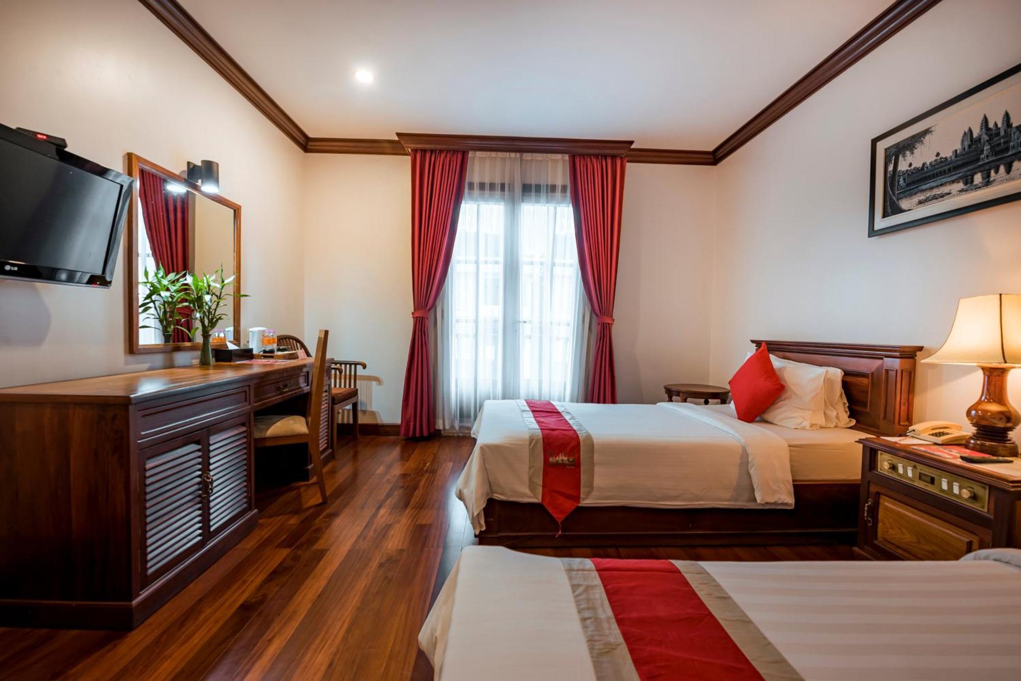 The Suite By Royal Crown Hotel Siem Reap Exterior photo
