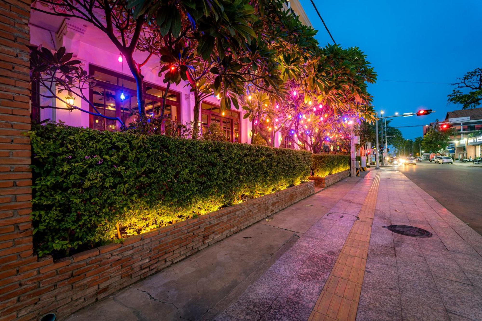 The Suite By Royal Crown Hotel Siem Reap Exterior photo