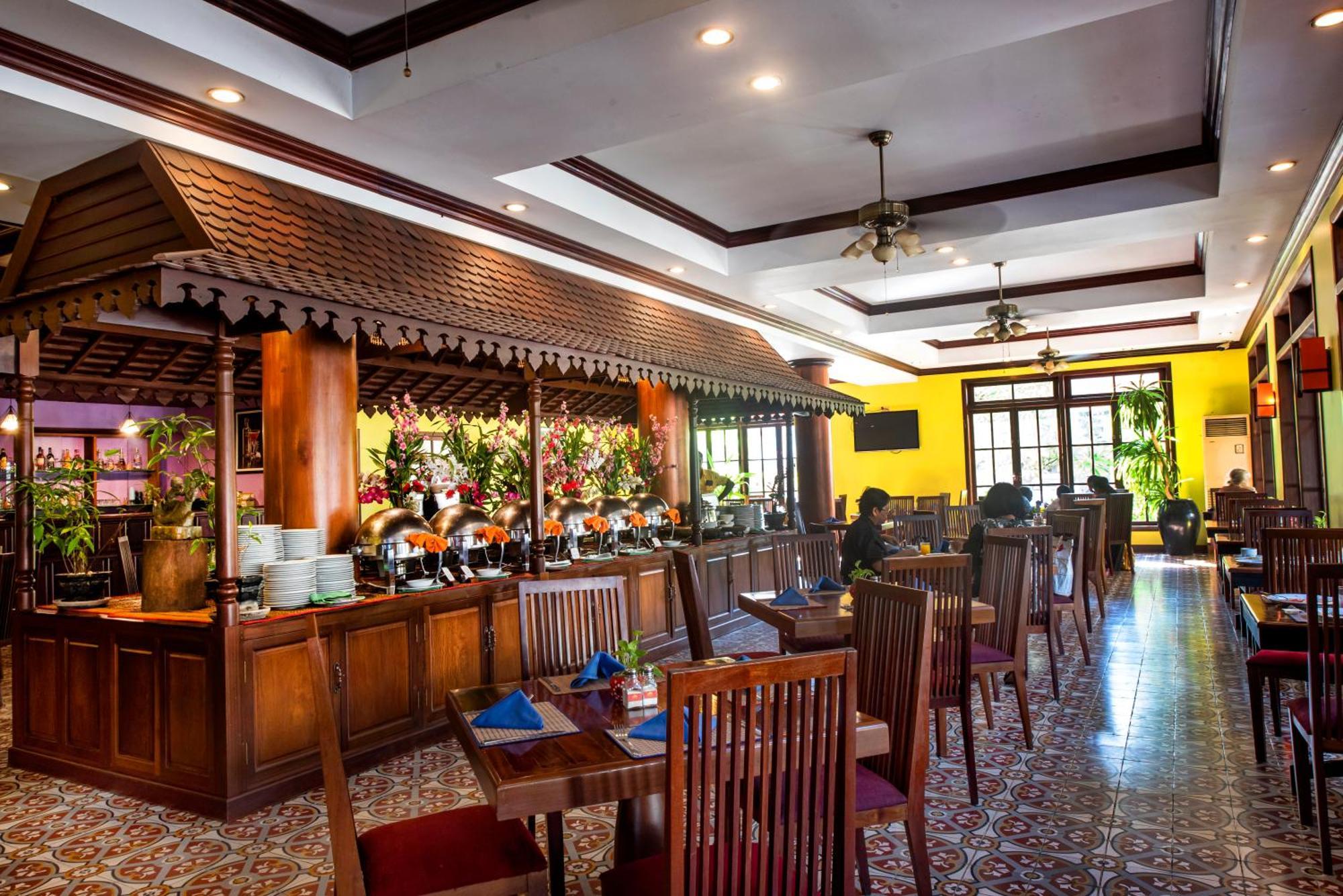 The Suite By Royal Crown Hotel Siem Reap Exterior photo