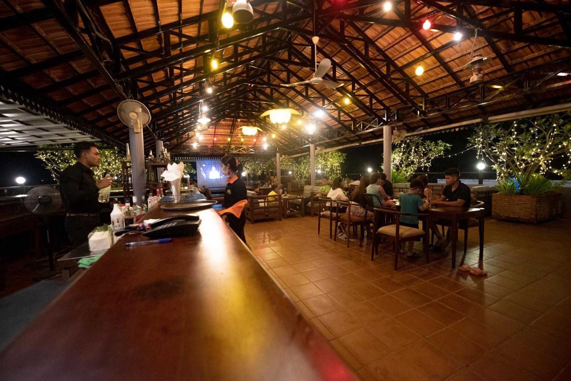 The Suite By Royal Crown Hotel Siem Reap Exterior photo