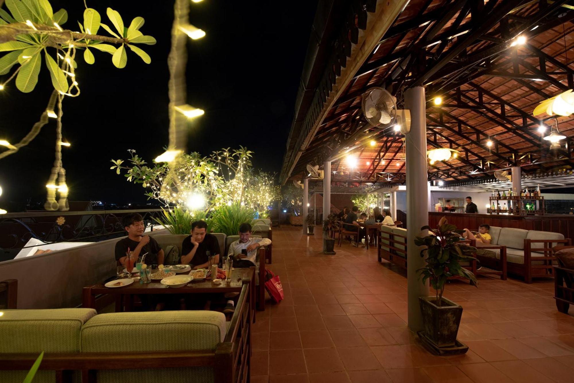 The Suite By Royal Crown Hotel Siem Reap Exterior photo