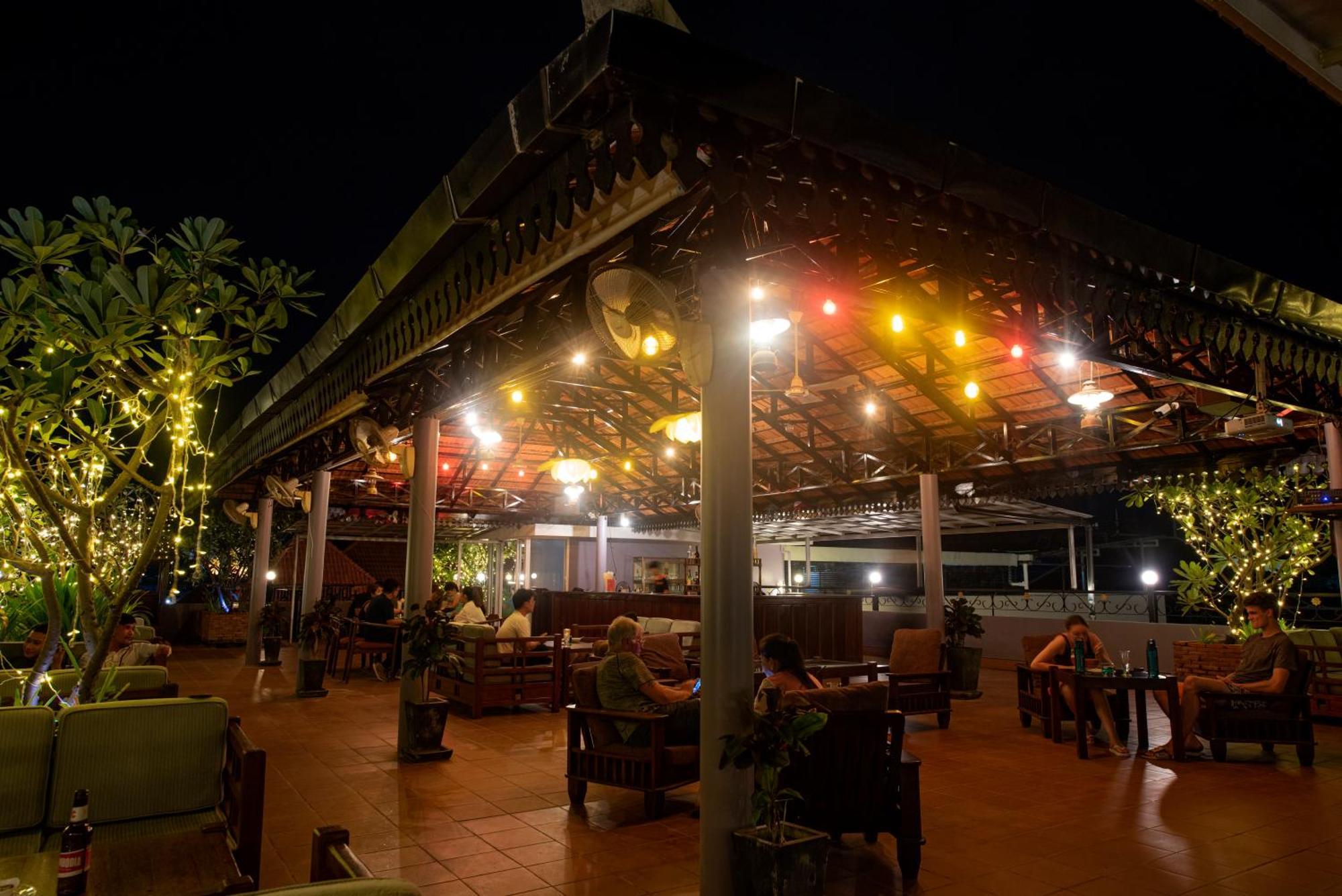 The Suite By Royal Crown Hotel Siem Reap Exterior photo
