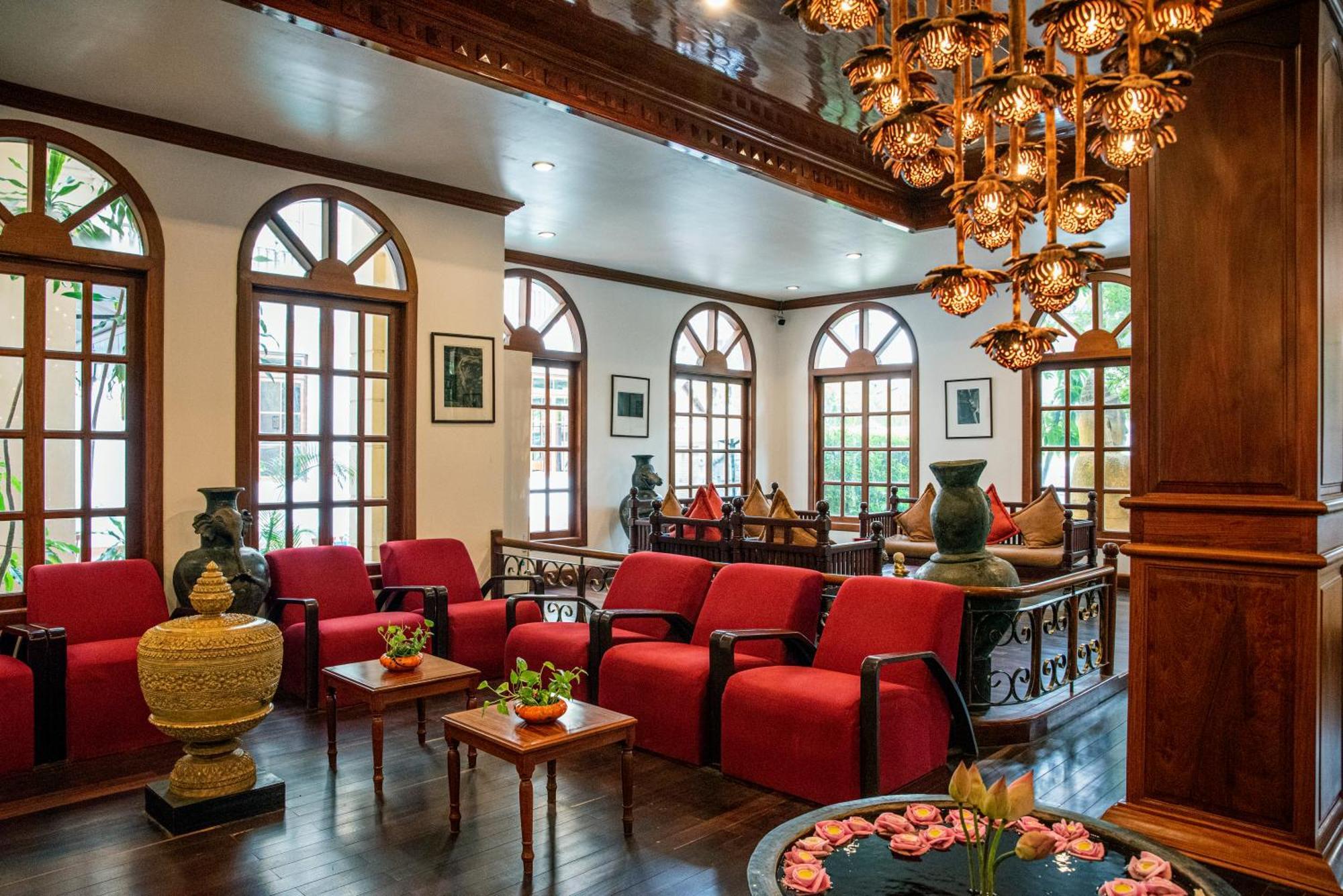 The Suite By Royal Crown Hotel Siem Reap Exterior photo