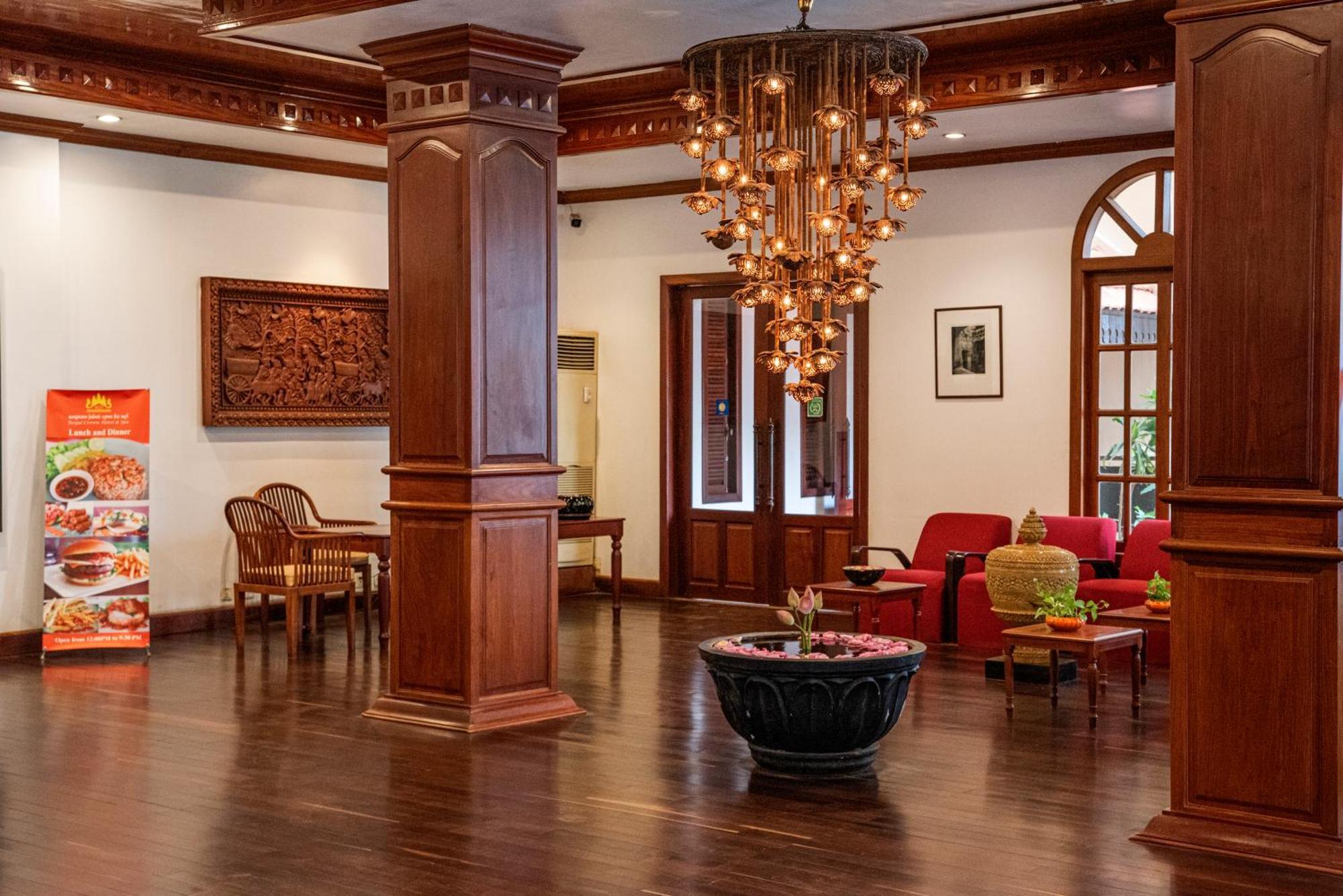 The Suite By Royal Crown Hotel Siem Reap Exterior photo