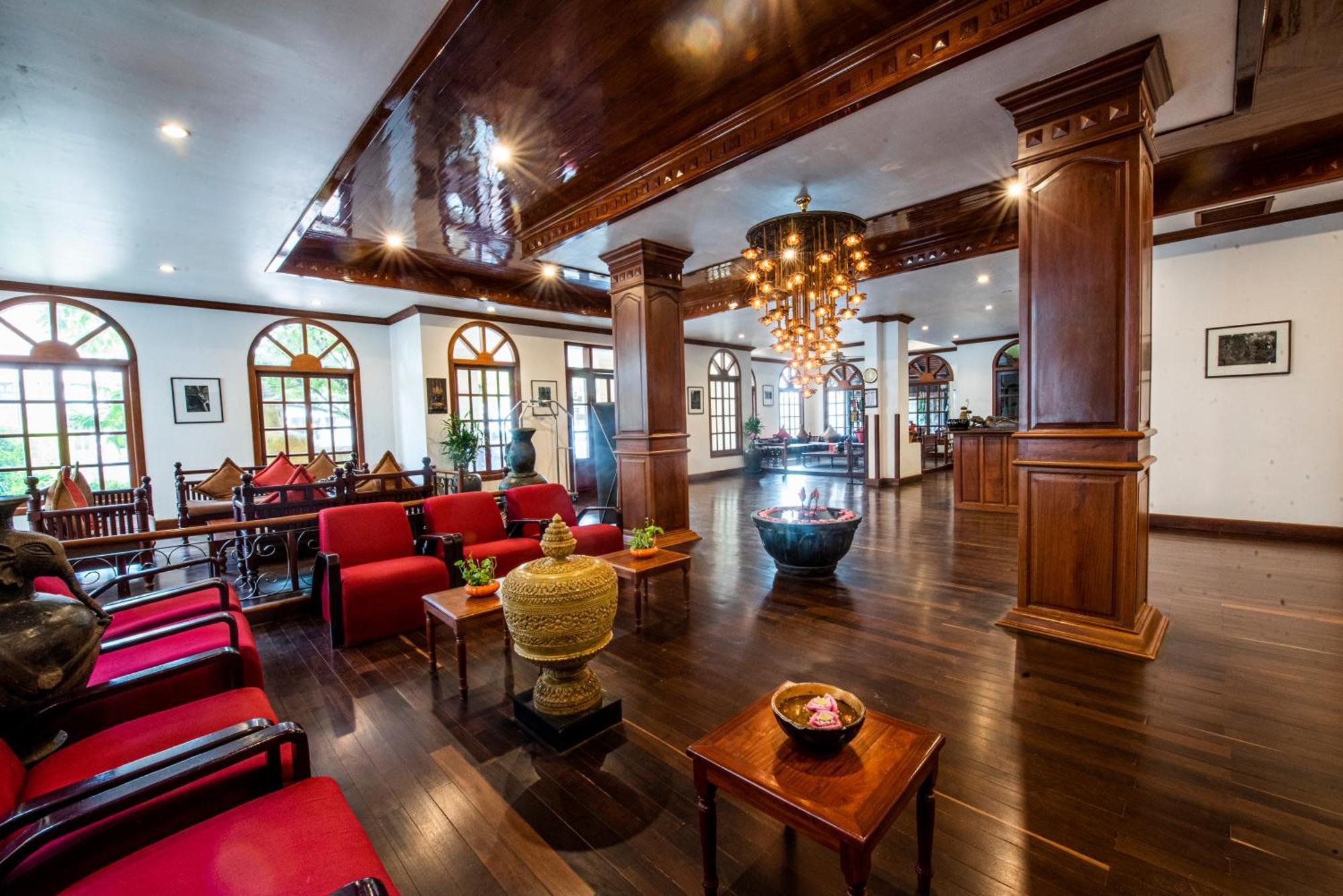 The Suite By Royal Crown Hotel Siem Reap Exterior photo