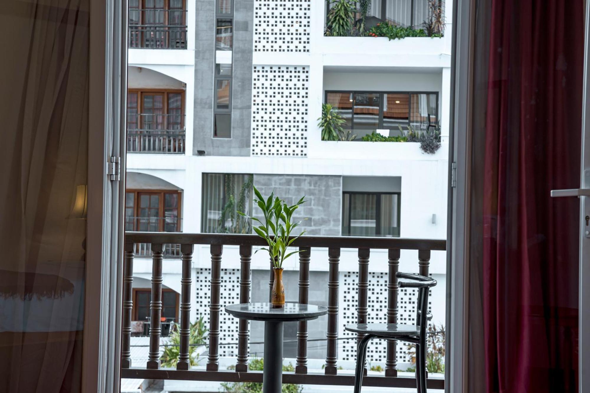 The Suite By Royal Crown Hotel Siem Reap Exterior photo