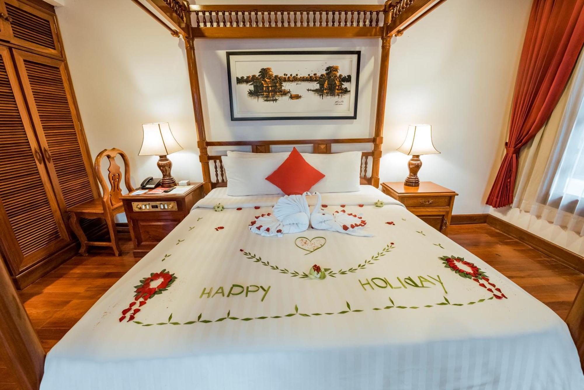 The Suite By Royal Crown Hotel Siem Reap Exterior photo