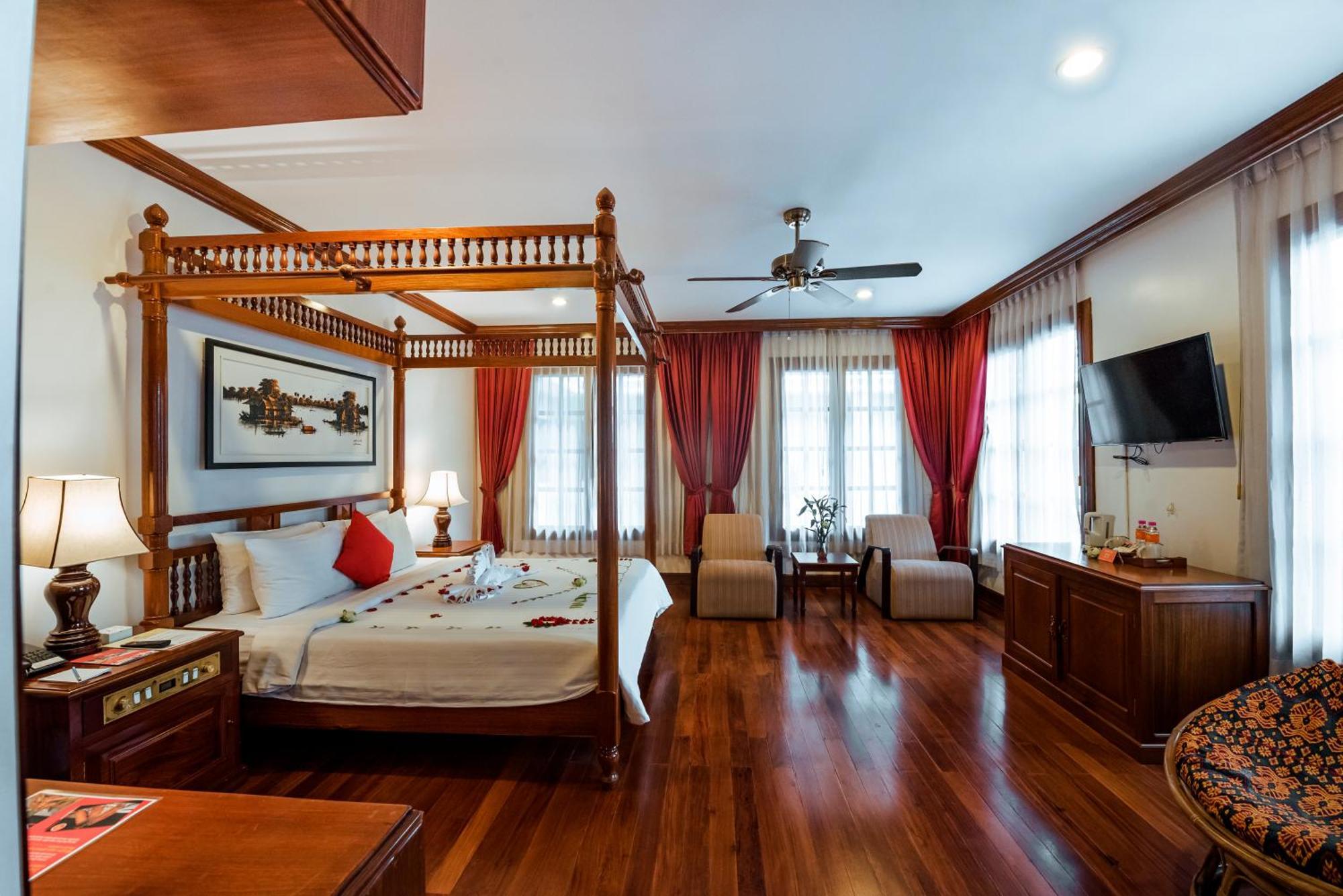 The Suite By Royal Crown Hotel Siem Reap Exterior photo