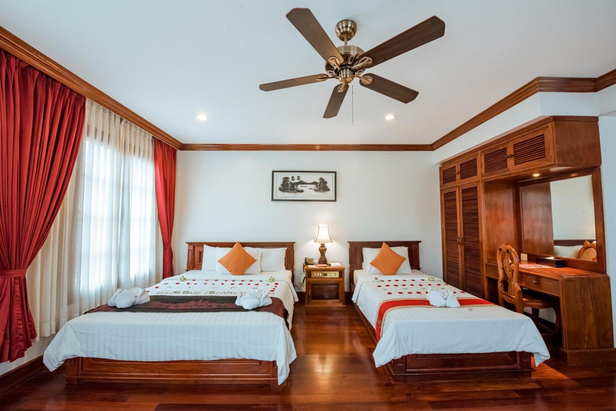 The Suite By Royal Crown Hotel Siem Reap Exterior photo