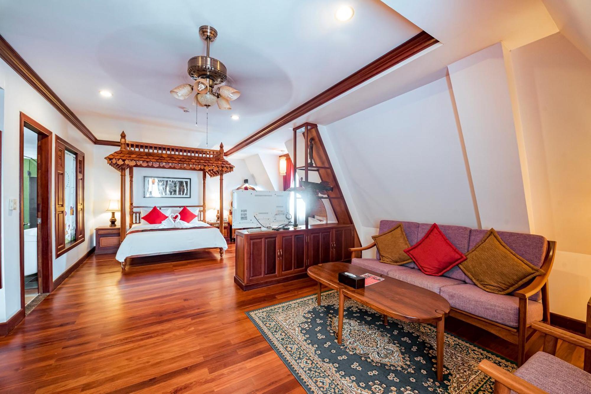 The Suite By Royal Crown Hotel Siem Reap Exterior photo
