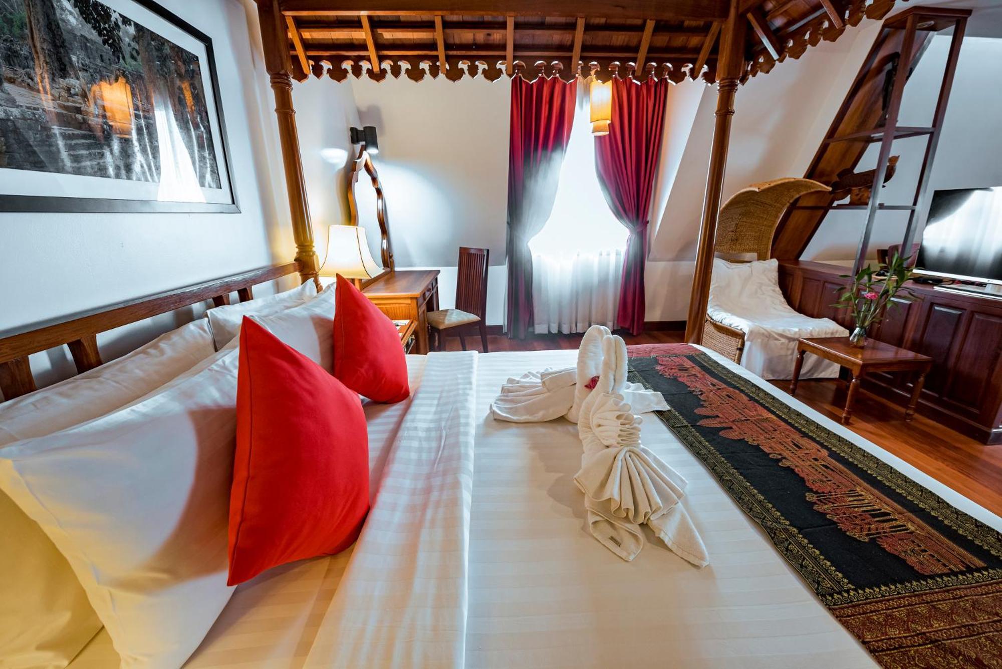 The Suite By Royal Crown Hotel Siem Reap Exterior photo