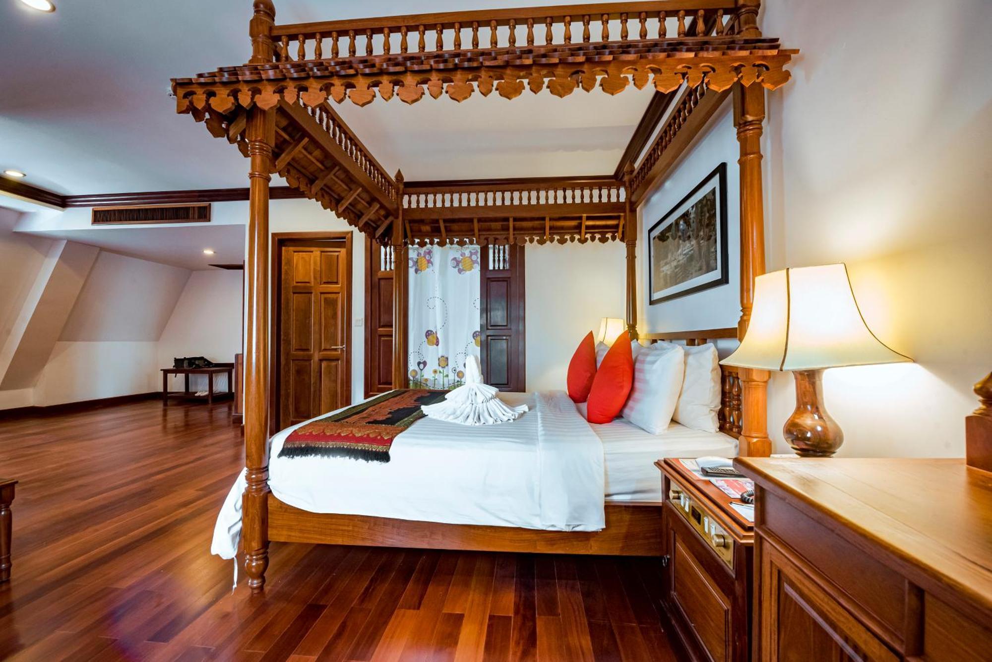 The Suite By Royal Crown Hotel Siem Reap Exterior photo